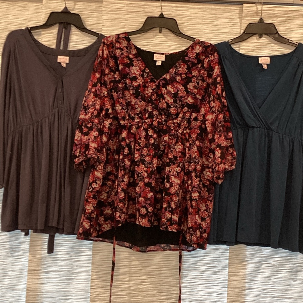 Isabel Maternity by Ingrid & Isabel Floral Wrap Blouse - Black and Red